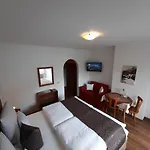 Gaestehaus Burgi בית הארחה פוגן
