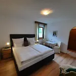 Gaestehaus Burgi פוגן