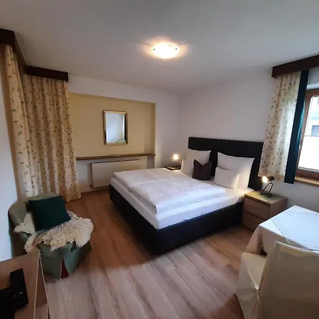 Pensionat Gaestehaus Burgi 3*