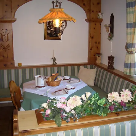 Vendégház Gaestehaus Burgi Fügen