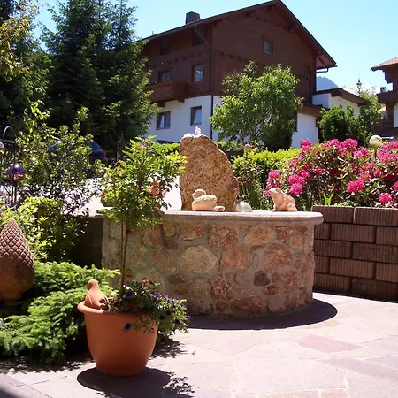 Pensionat Gaestehaus Burgi 3*