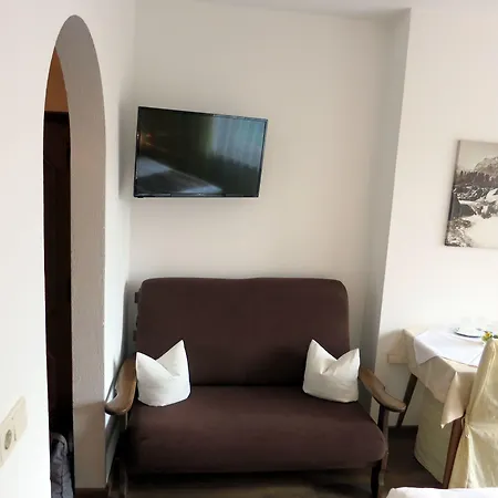 Pensionat Gaestehaus Burgi 3*