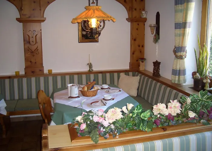 بيت ضيافة Gaestehaus Burgi فغن