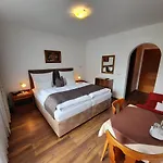 Gaestehaus Burgi Gasthuis Fügen