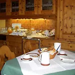 Gasthuis Gaestehaus Burgi