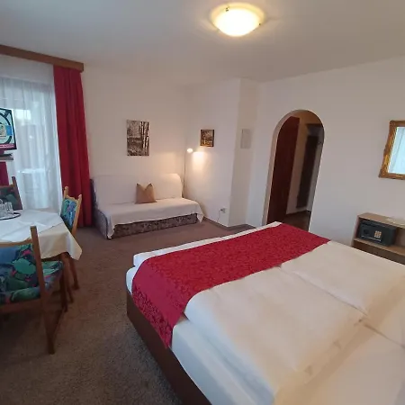 Konukevi Gaestehaus Burgi Fügen