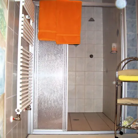 Konukevi Gaestehaus Burgi Fügen