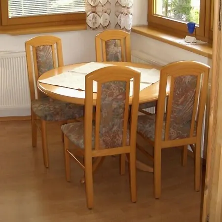 Konukevi Gaestehaus Burgi Fügen