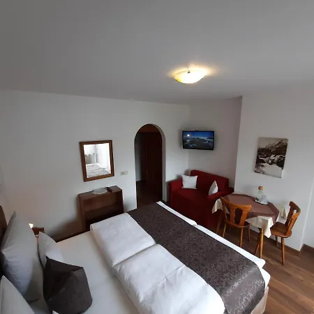 Gaestehaus Burgi Guest house Fuegen