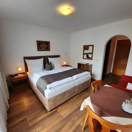 Gaestehaus Burgi Guest house Fuegen