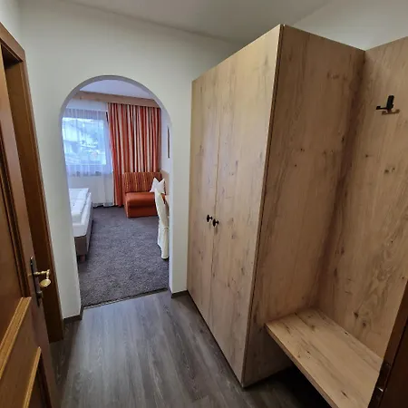 Gaestehaus Burgi Fuegen